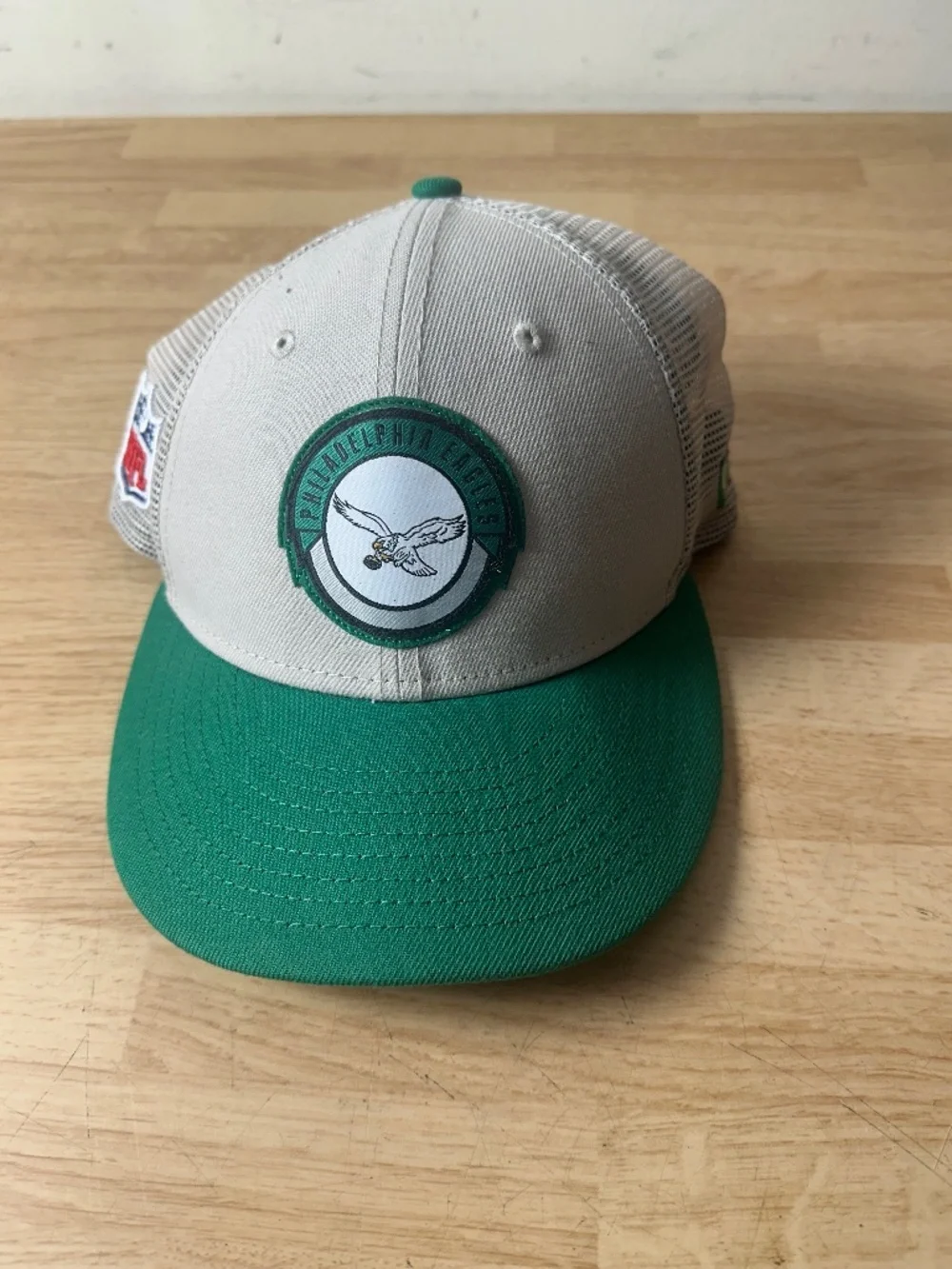 PHILADELPHIA EAGLES 9FIFTY NEW ERA NFL FOOTBALL LOW PROFILE TRUCKER SNAPBACK CAP